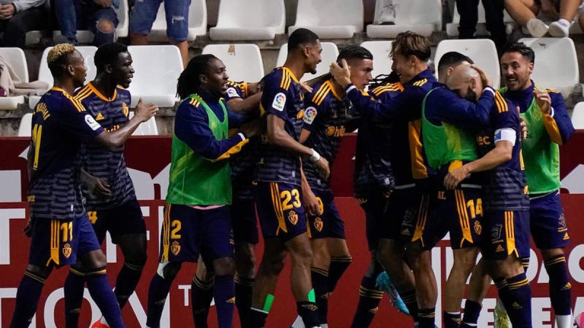 Con esta acción Espiau logró el gol de la Deportiva. MORENO