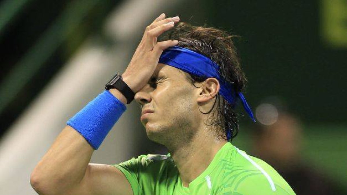 Nadal se lamenta tras perder un punto frente al francés Gael Monfils.