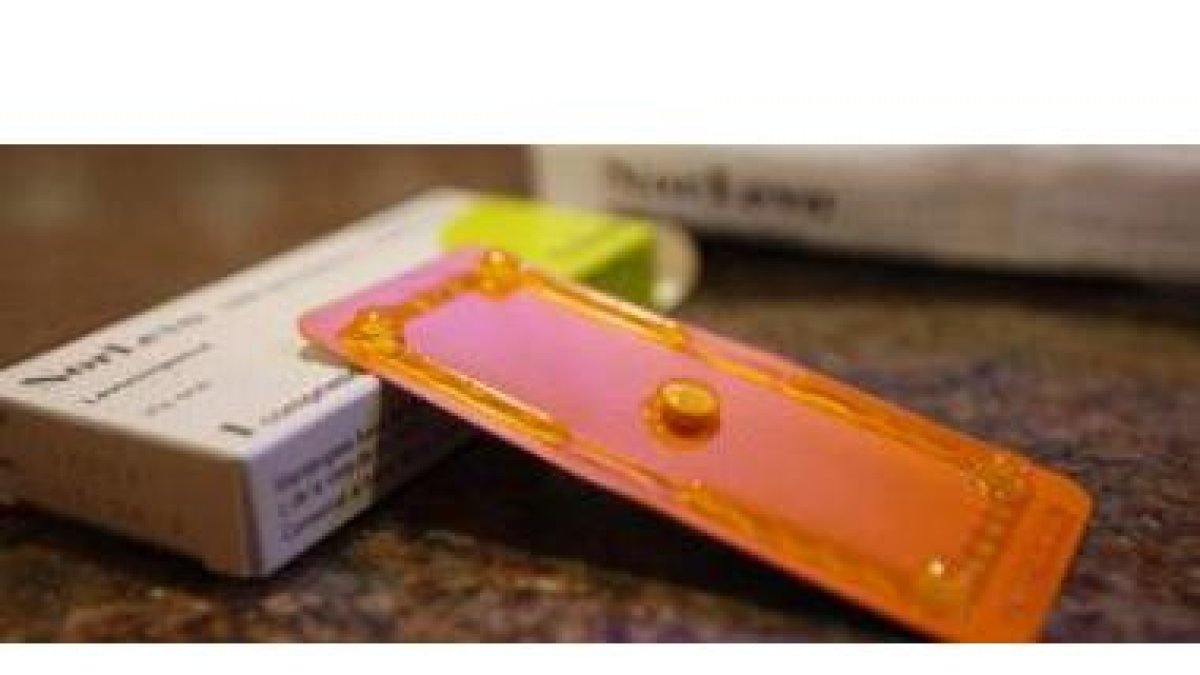 La pastilla ya se puede adquirir sin receta médica y sin límte de edad. Los farmacéutos son los resp