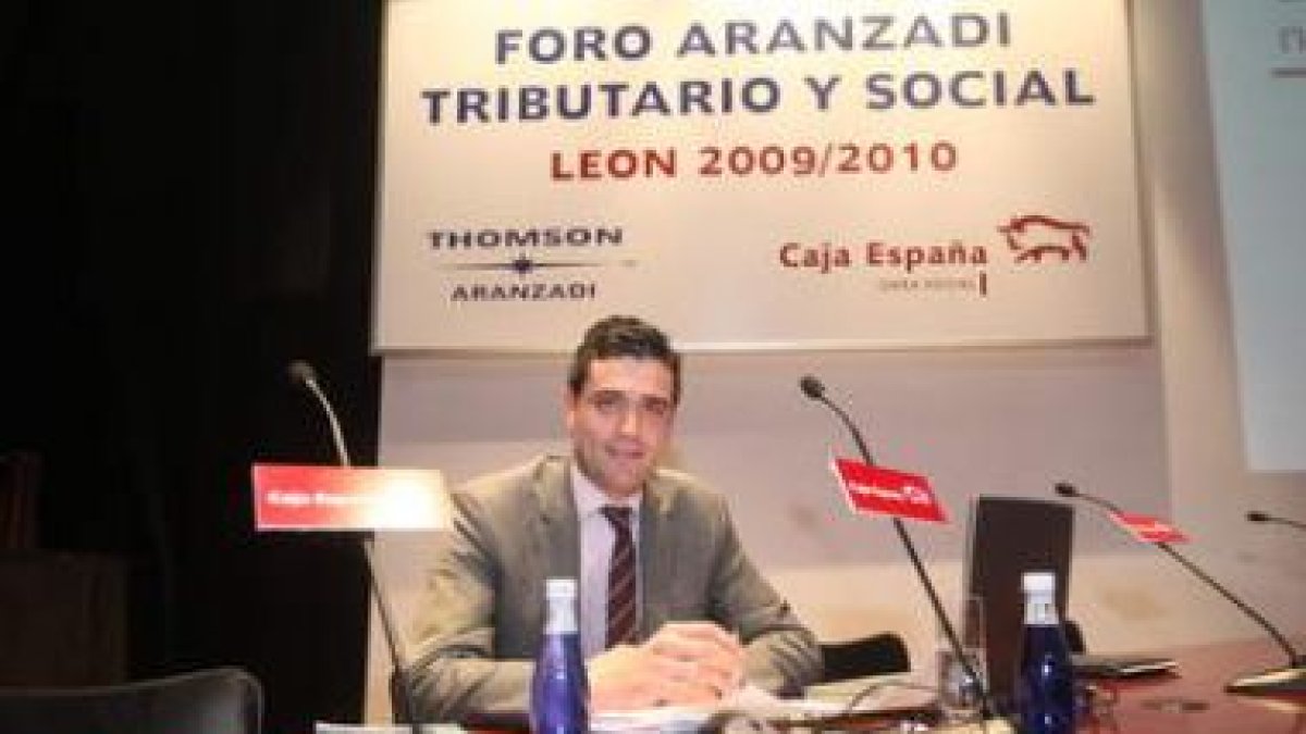 Caja España patrocina el Foro Social Aranzadi de León.