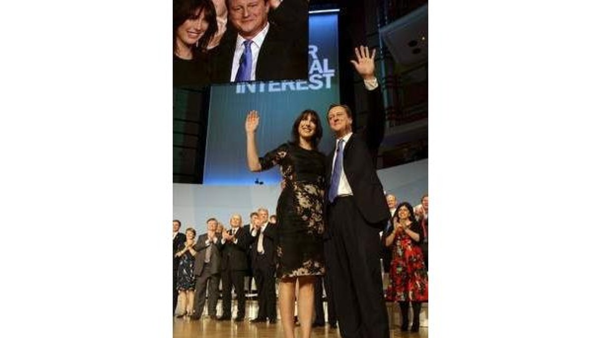 Cameron y su mujer, en el Congreso del Partido Conservador.
