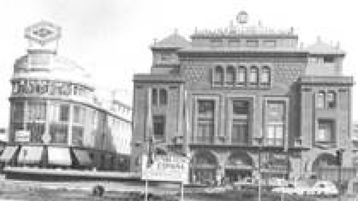 Sede del Banco Bilbao en la plaza de Santo Domingo de la capital leonesa