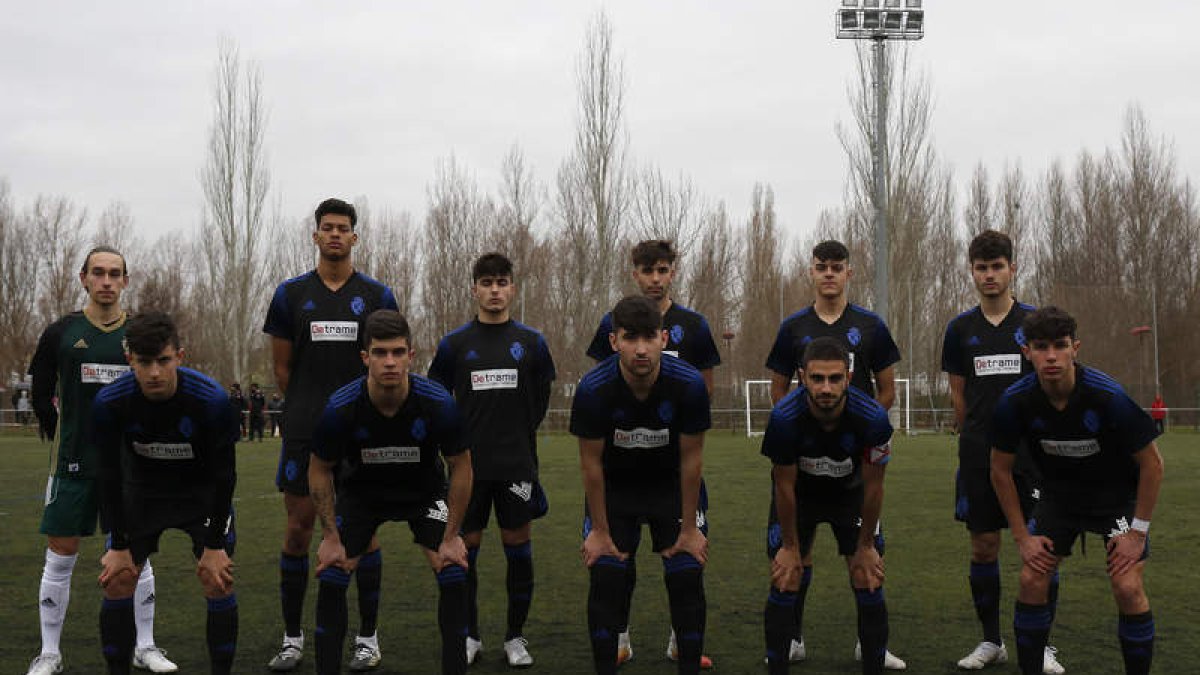 La Ponferradina no pudo frenar la marcha de la Gimnástica Segoviana. FERNANDO OTERO