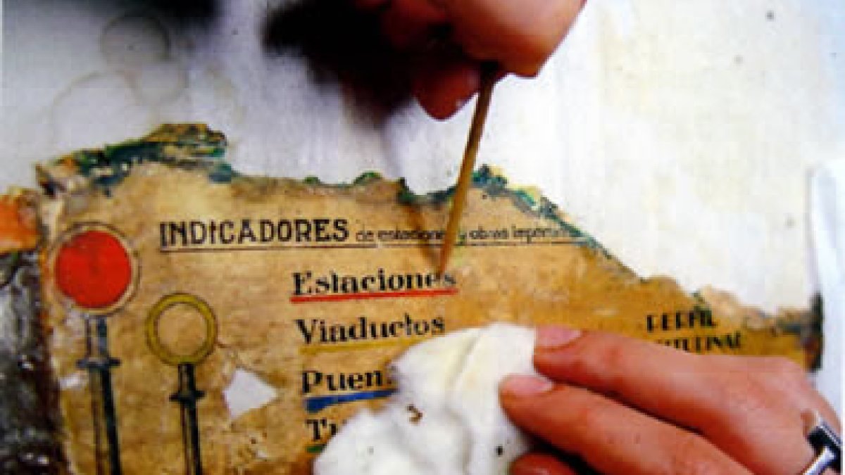 Para restaurar la maqueta ha sido necesario un laborioso trabajo de conservación del papel original