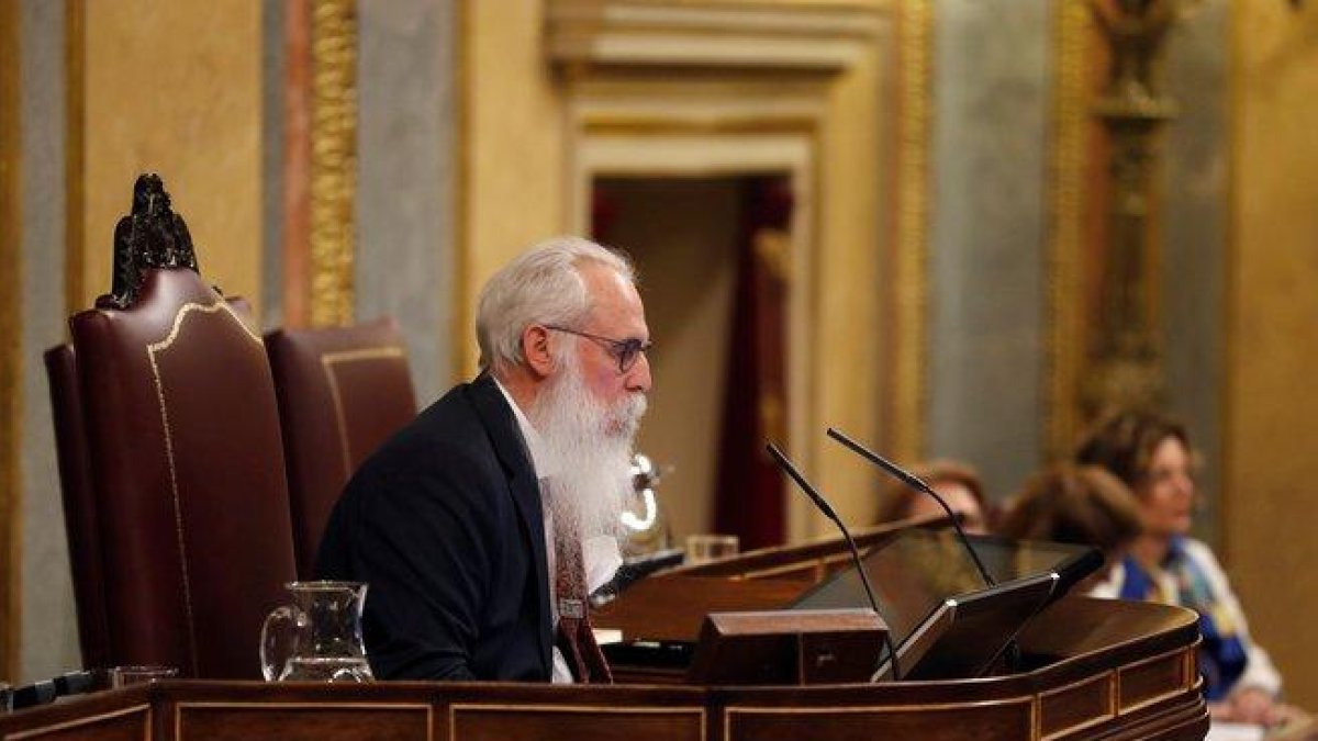 El socialista Agustín Javier Zamarrón, presidente de la mesa de edad del Congreso.