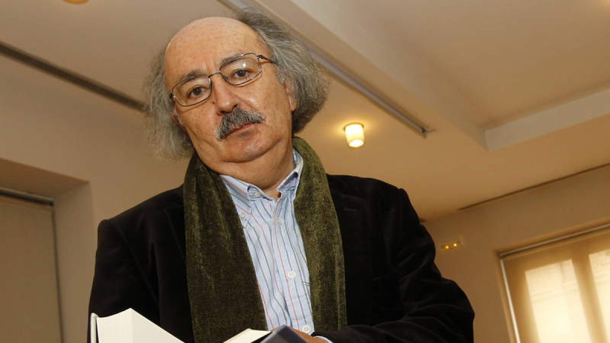 Imagen de archivo del poeta leonés Antonio Colinas.