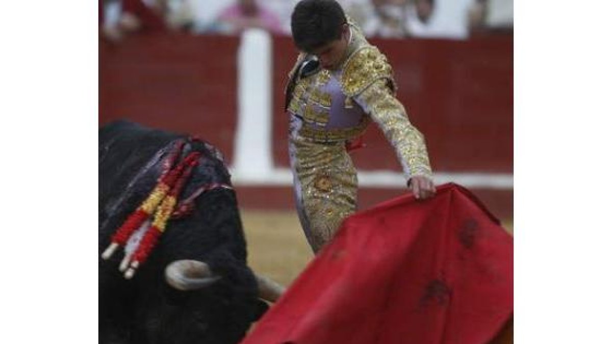 Javier Castaño lidió con madurez y oficio a su lote, de muy distinta condición.
