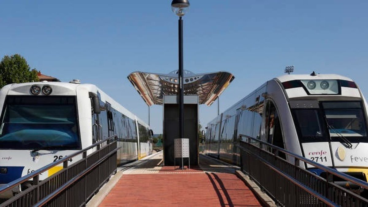 La polémica por los trenes de Feve llega a las Cámaras. DL