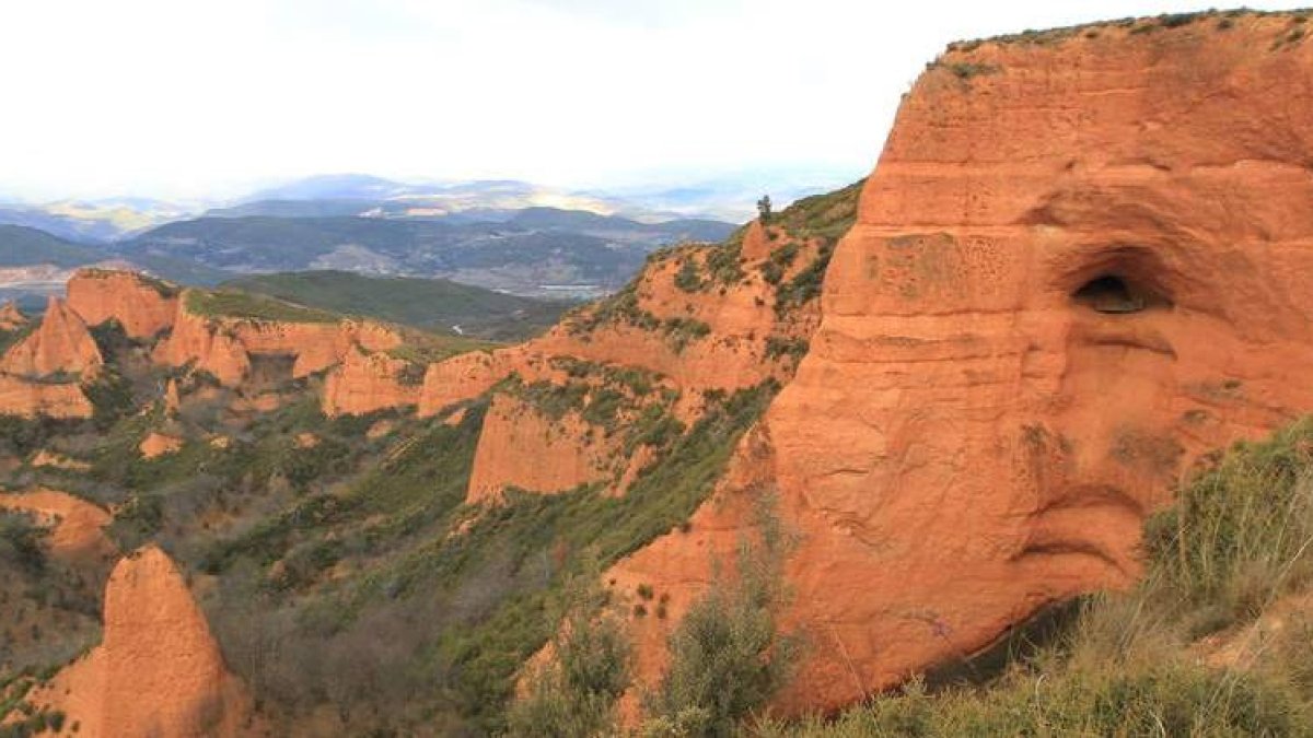 Las Médulas, vistas desde el mirador de Orellán, fueron las minas de oro a cielo abierto más grandes del Imperio Romano.