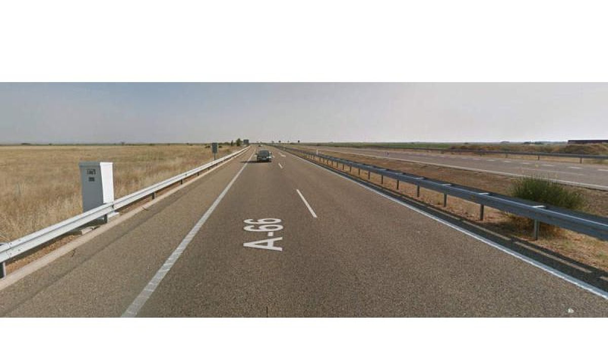 Poste de radar fijo en el kilómetro 160 de la León-Benavente. DL