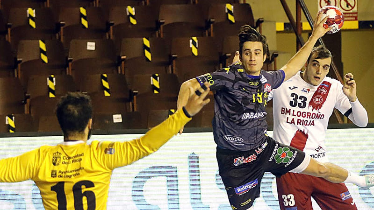 Gonzalo Pérez buscará mantener su excelente momento ‘martilleando’ la portería riojana. MARCIANO PÉREZ