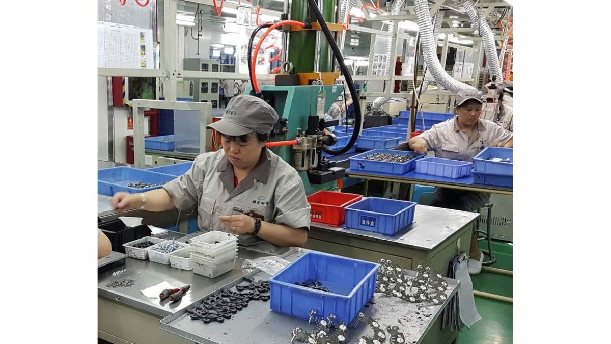 Tecnologías más avanzadas frente a marcas que incrementan sus precios sólo por sus nombres: la nueva baza china. bugarín