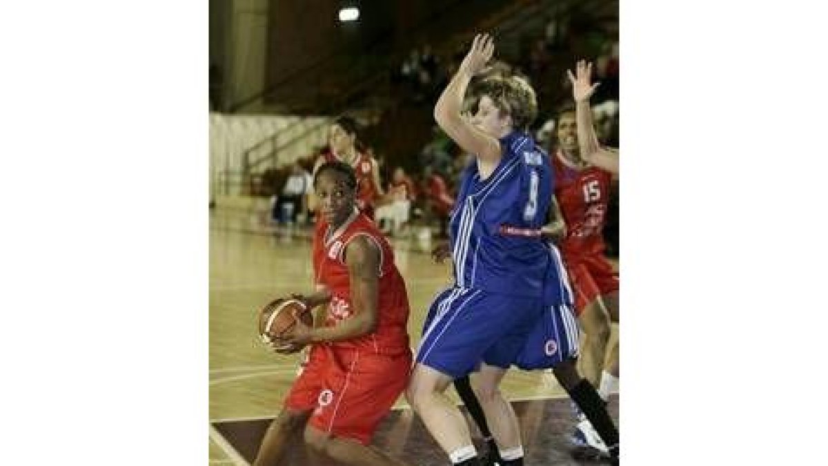 Reid estuvo combativa como siempre y fue la única con acierto