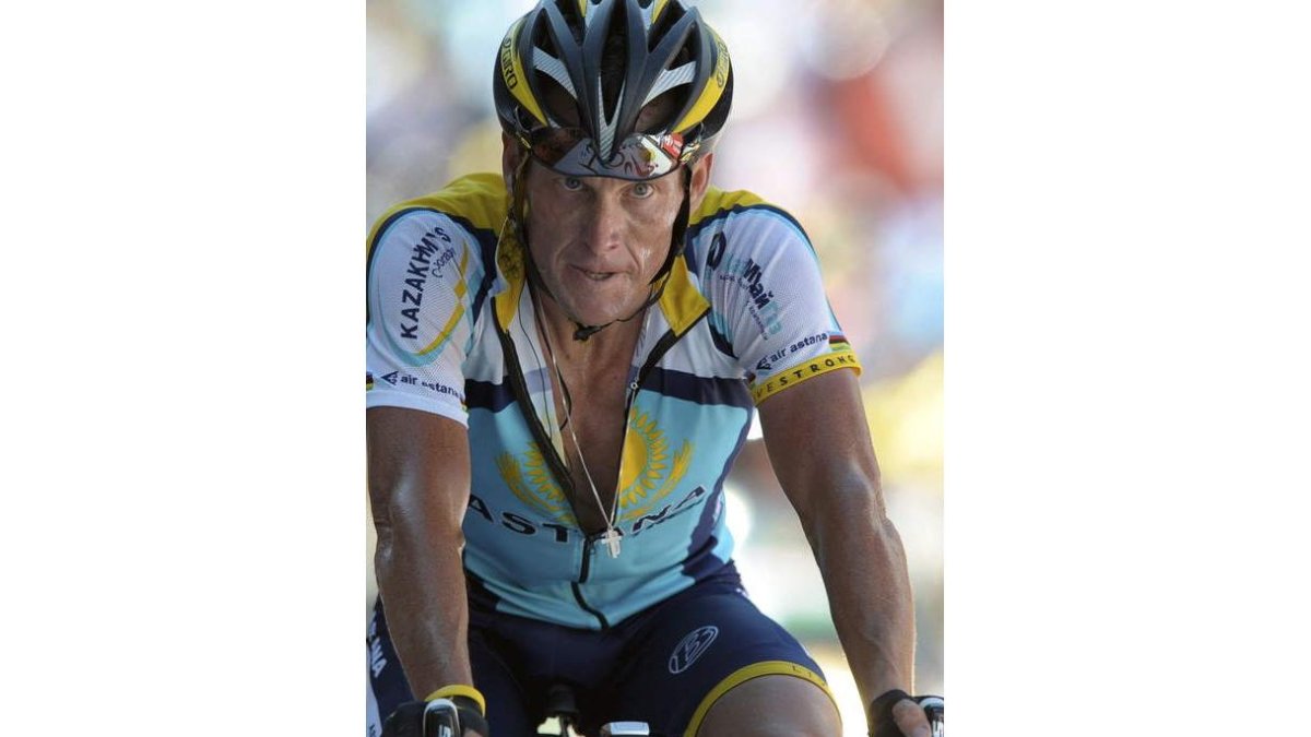 Armstrong ha sido sancionado a perpetuidad por dopaje.