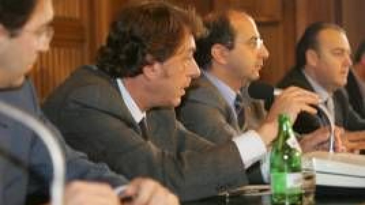 Javier García-Prieto interviene en uno de los plenos de la Diputación, en una imagen de archivo