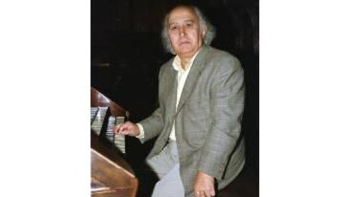 El director y compositor leonés Adolfo Gutiérrez Viejo