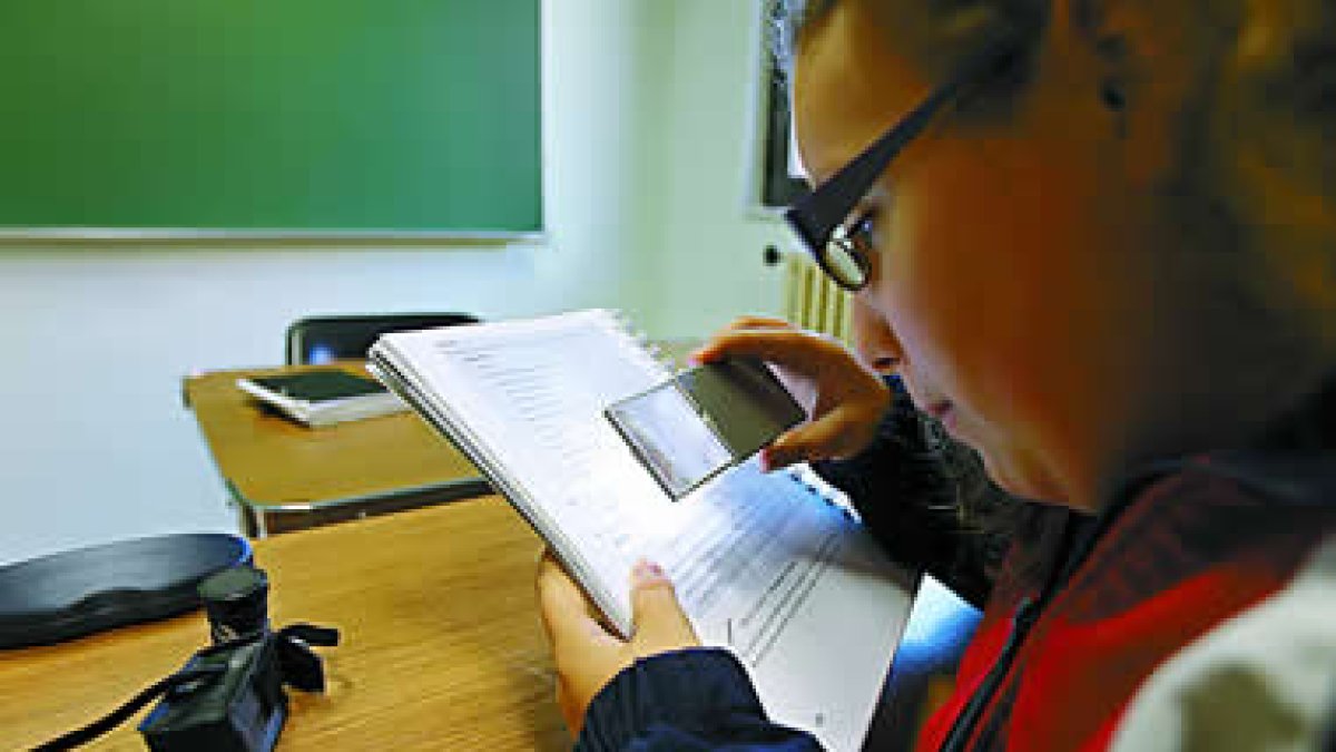 Natalia Tascón Martínez, en el aula del colegio Las Agustinas.
