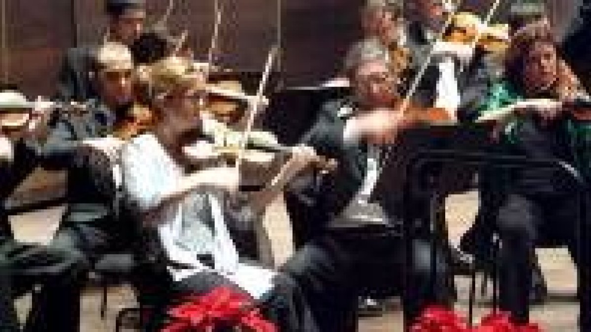 La Sinfónica de Castilla y León en uno de los conciertos que mensualmente ofrece en el Auditorio
