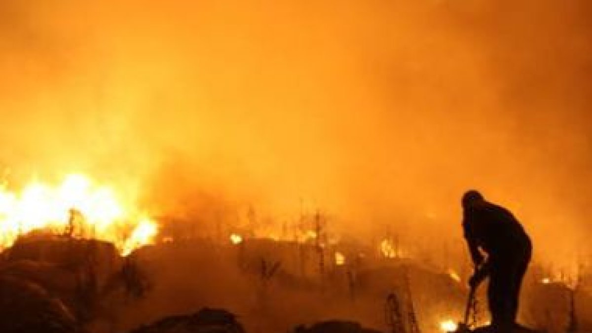 Imagen de archivo de un incendio reciente en la provincia de León.