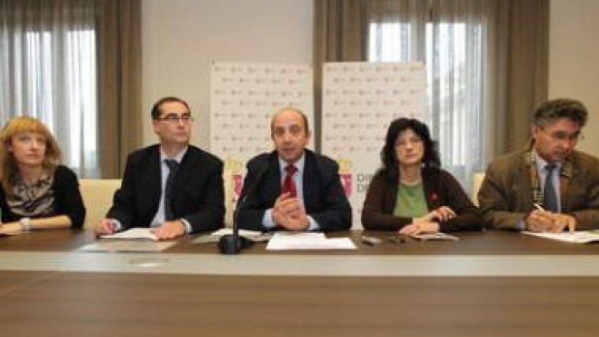 Ana Julia, Carlos Miller, Francisco Castañón, Teresa Gutiérrez y Pedro Blanco.