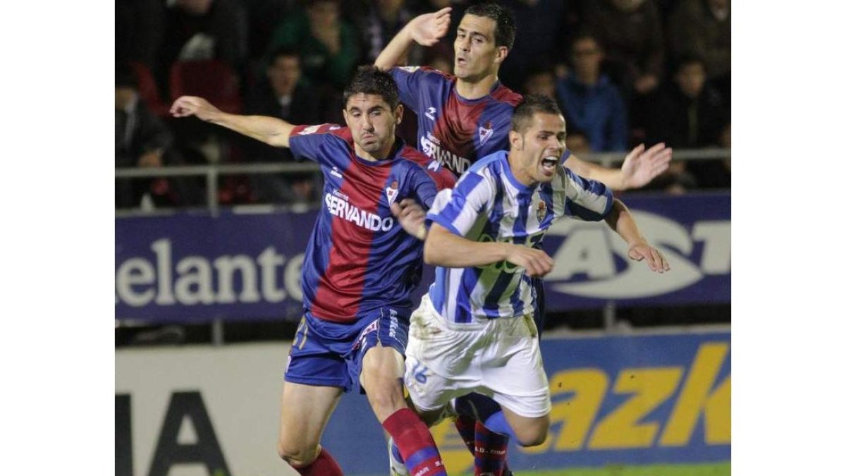 El triunfo copero de la Deportiva en Eibar le permitió enfrentarse al Real Madrid en el 2011.