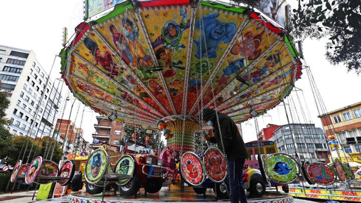 Atracciones en la calle para celebrar la Navidad. RAMIRO