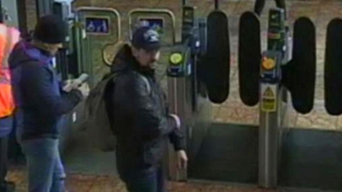 oto distribuida por la policía británica de los dos ciudadanos rusos sospechosos del ataque con veneno contra el exespía Sergei Skripal y su hija Yulia en Salisbury.