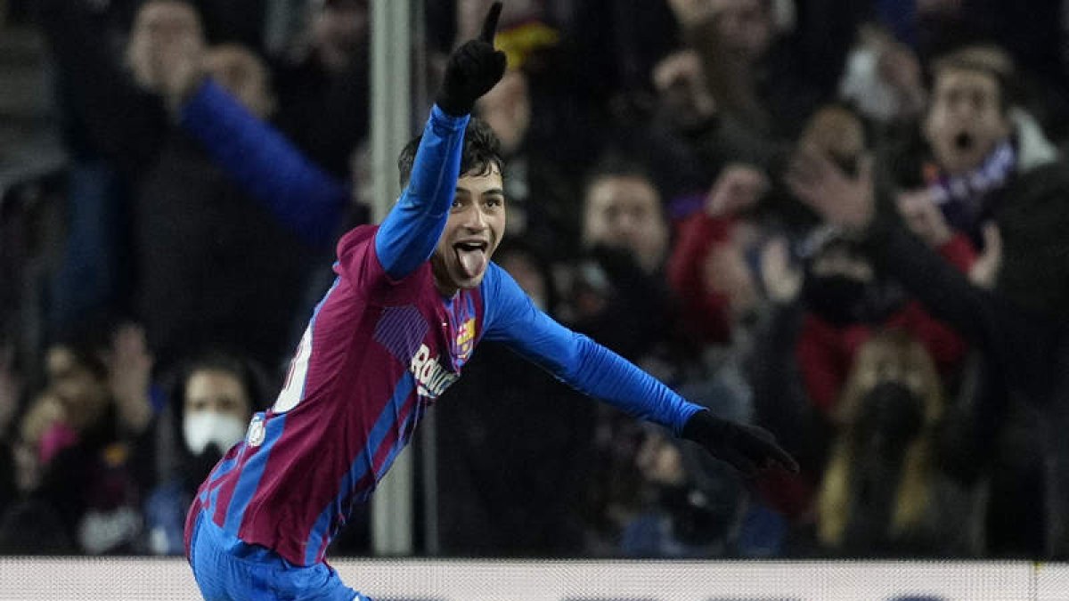 Pedri, con un tremendo golazo, le dio la victoria al Barcelona frente al Sevilla y los de Xavi ya son segundos de la Liga. ALEJANDRO GARCIA
