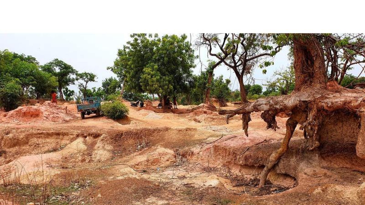 Imagen de las tierras arcillosas de Senegal en la que se asientan las minas de oro
