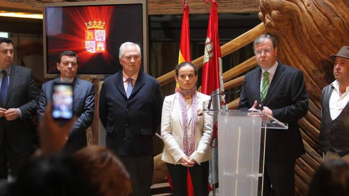 Morán, González Gago, Guillermo García, Susana García, Silván y Monteserín, ayer en Balboa.
