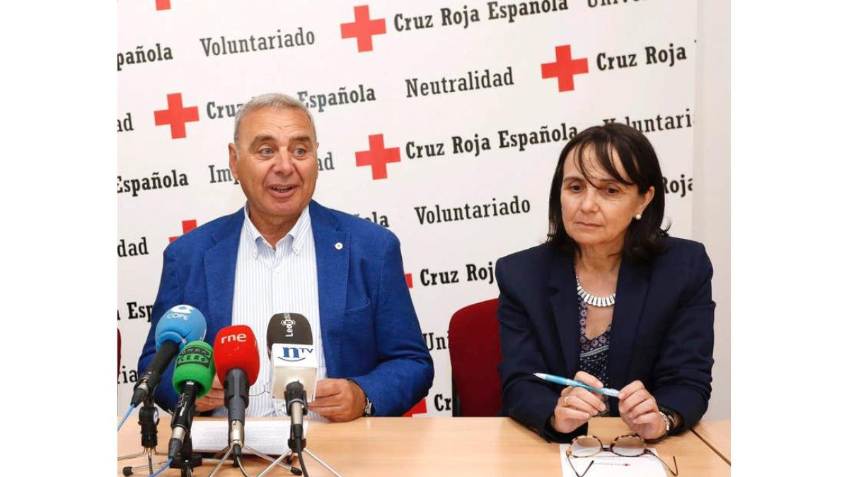 José Ignacio de Luis y María Teresa Arias, durante la rueda de prensa. CARLOS S. CAMPILLO
