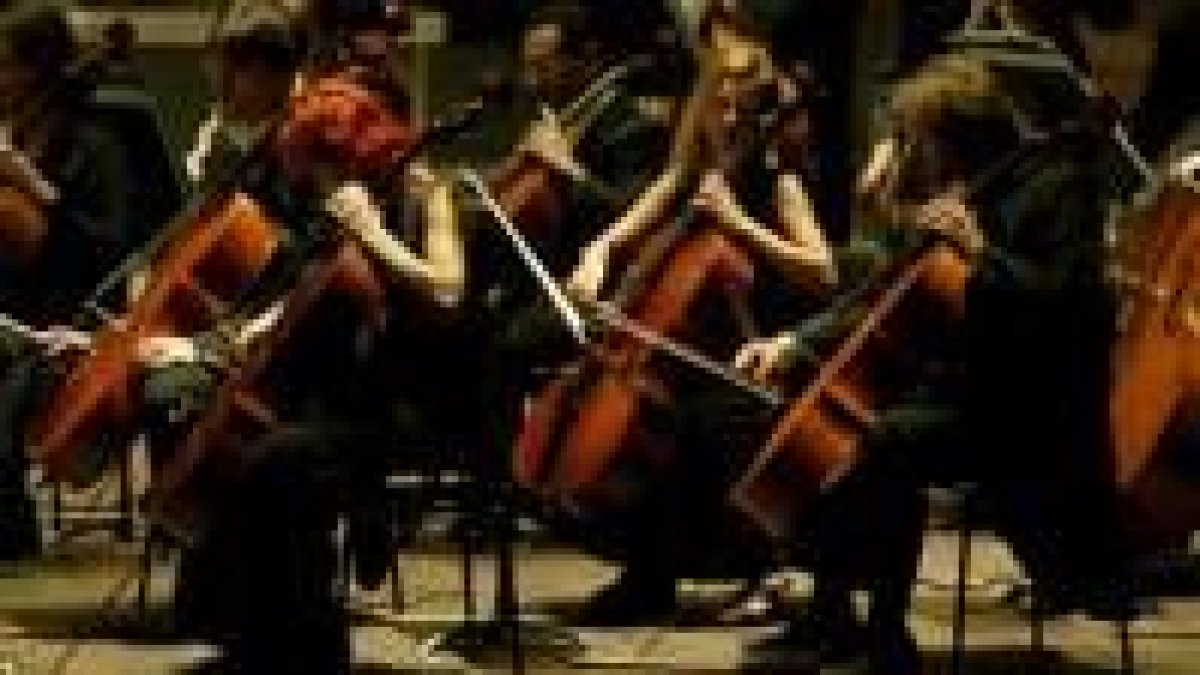 Un momento del concierto que la Sinfónica de Castilla y León ofreció en el Auditorio