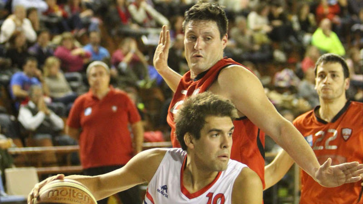 Diéguez, un base con muchos puntos en su zurrón, en un partido de esta temporada.