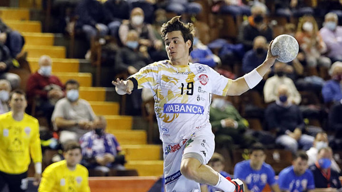 Uno de los últimos partidos disputados por el Ademar, MARCIANO PÉREZ