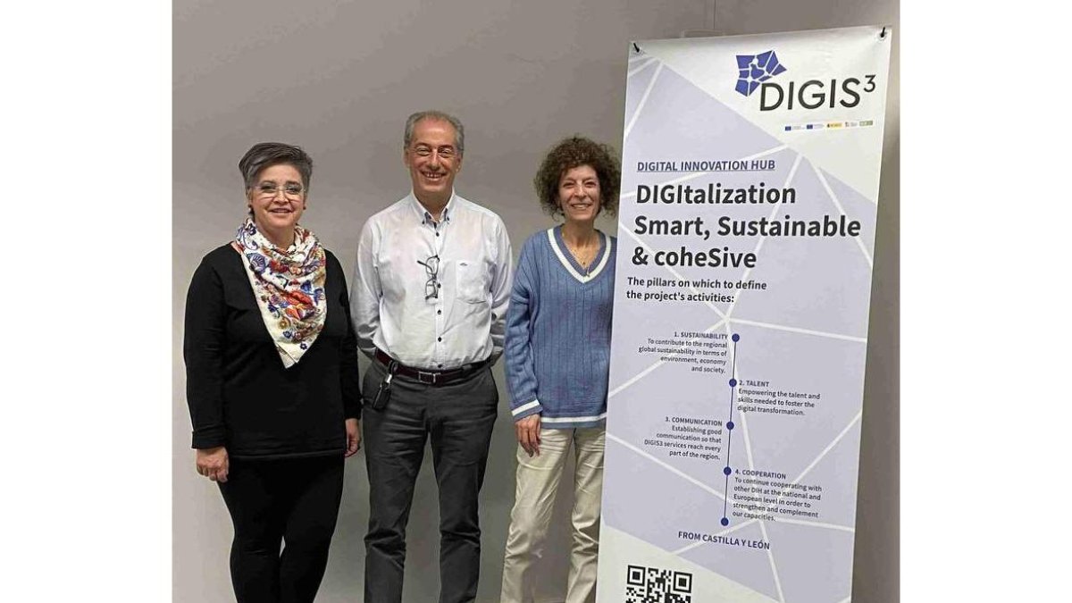 Nuria G. Rabanal, Manuel Domínguez y Ariadna Cases. dl
