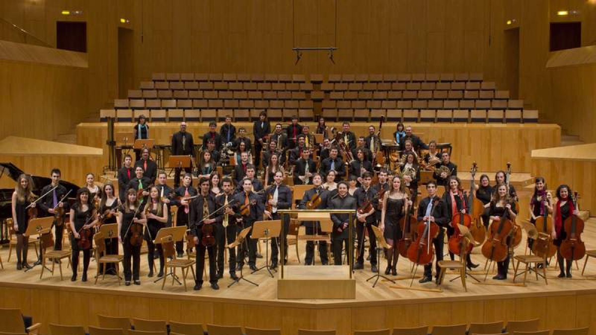 Los miembros de la Joven Orquesta Sinfónica de Zaragoza, que mañana cierran el ciclo ‘Jóvenes maestros internacionales’.