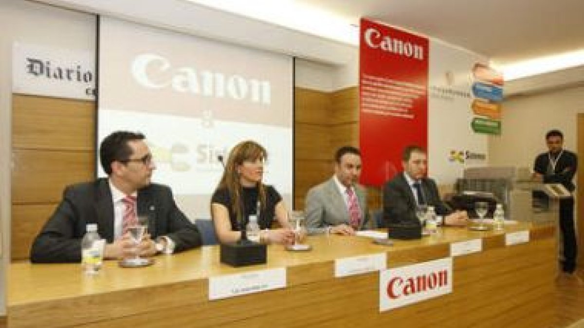 Víctor Prieto, Gema Cabezas, Jesús Riol y Tomás Castro, en la presentación.