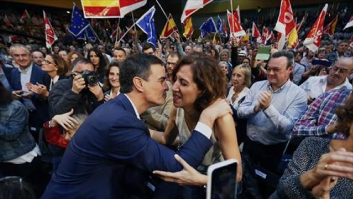 Pedro Sánchez e Irene Lozano, en un acto en Madrid.