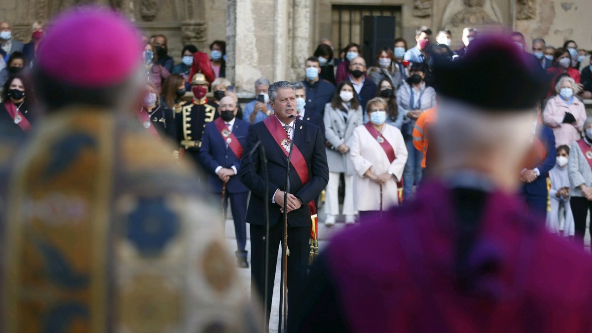 Un momento del acto de las cantaderas celebrado este mediodía. FERNANDO OTERO