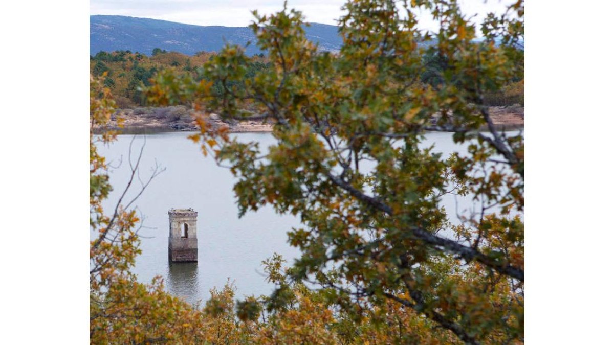 Imagen actual del embalse que cubre La Muedra.