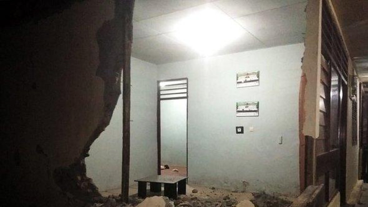 El terremoto en Bali daño las estructuras de colegios, templos y hoteles.