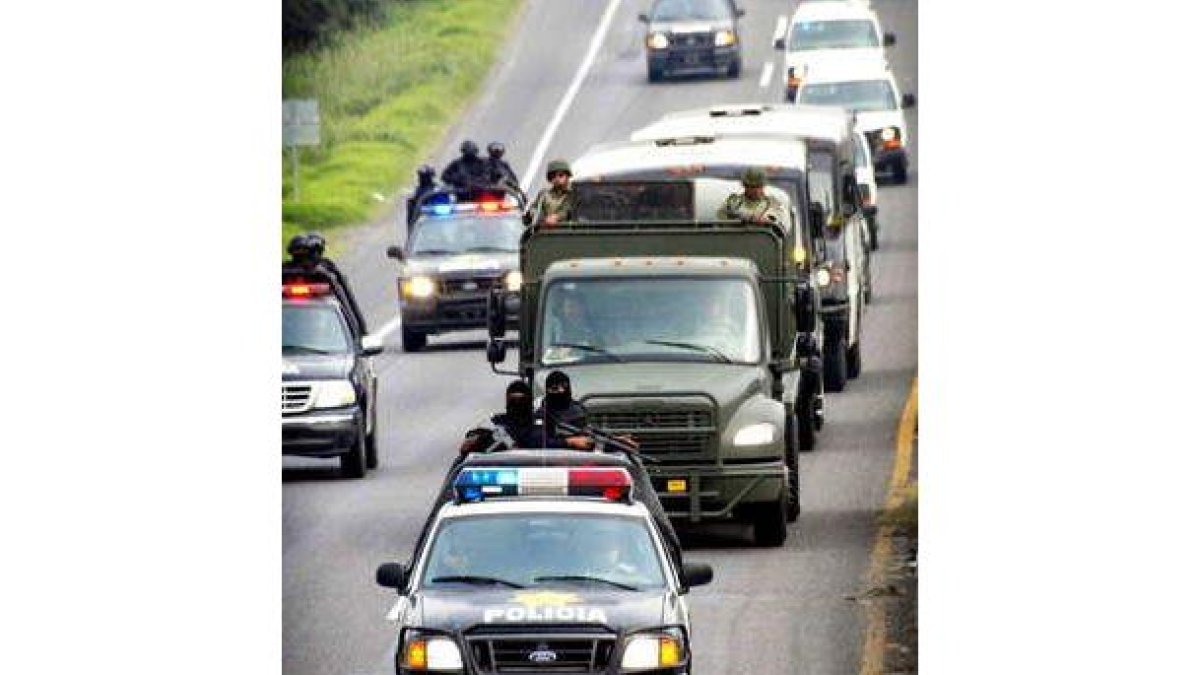 Policía y Ejército durante el operativo desplegado.