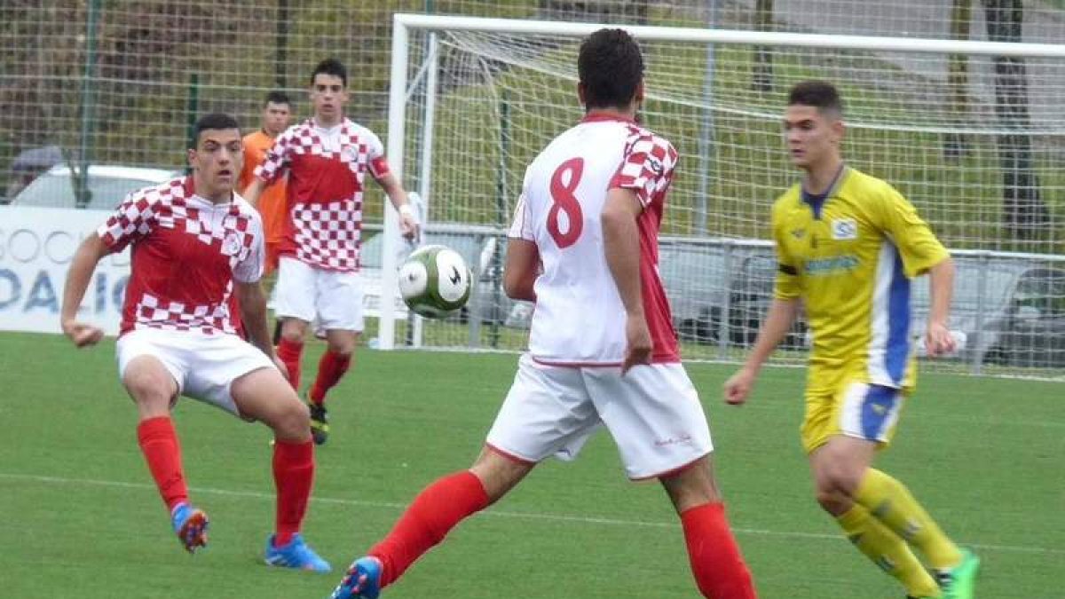 La falta de gol pasó factura al combinado castellano y leonés frente al canario.