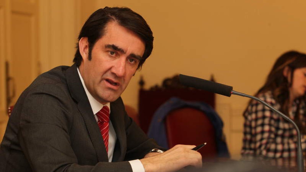 Juan Carlos Suárez-Quiñones recalcó ayer que no desaparece ninguna infraestructura en León.
