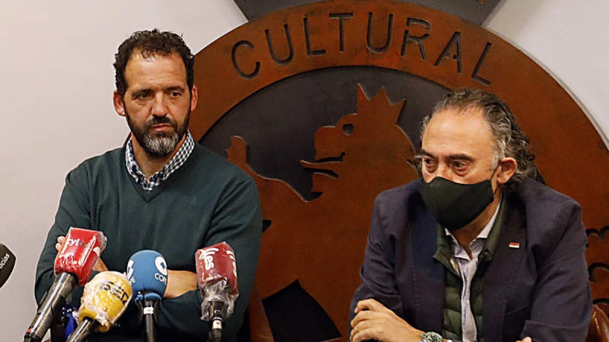El cambio de entrenador en el primer equipo de la Cultural ya se veía venir hace más de un mes, como publicó el DIARIO DE LEÓN el 16 de marzo de 2021 y confirmó ayer Llamazares. MARCIANO PÉREZ