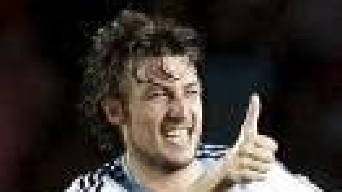 Heinze celebra un gol