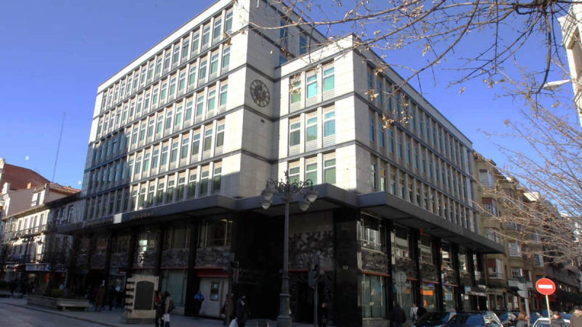 El Ayuntamiento de León intentará hoy que Hacienda le flexibilice la devolución del ICO.
