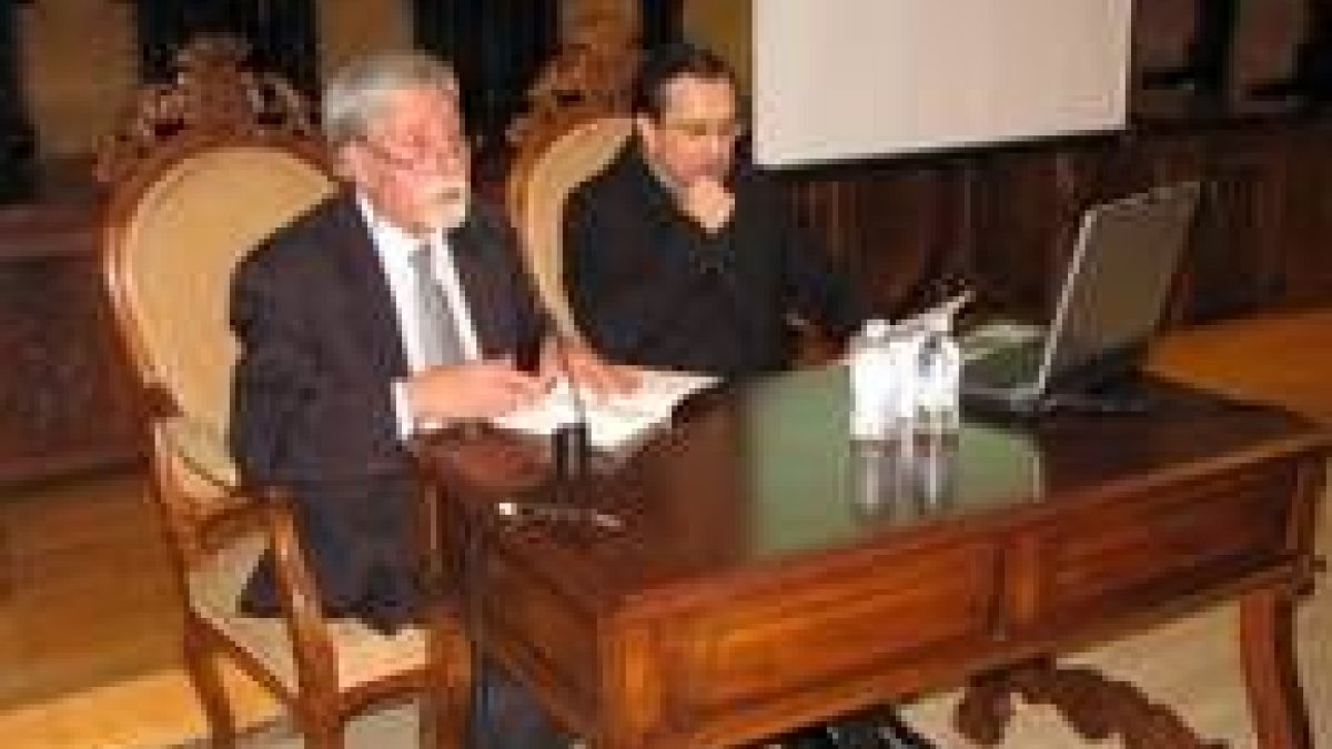 Martín Martínez y Miguel Ángel González, en la conferencia de ayer
