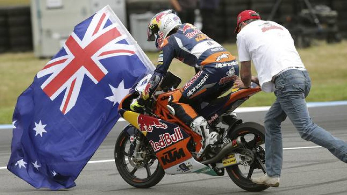 Jack Miller celebrando la victoria de Moto 3 durante el gran premio de Phillip Island