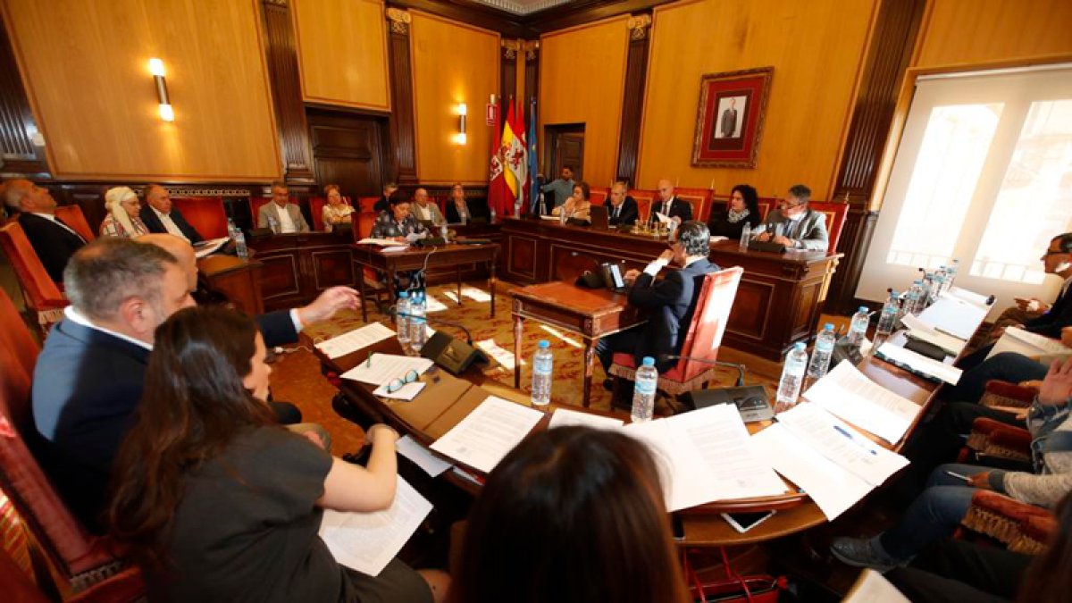 El pleno del Ayuntamiento celebrado hoy. RAMIRO